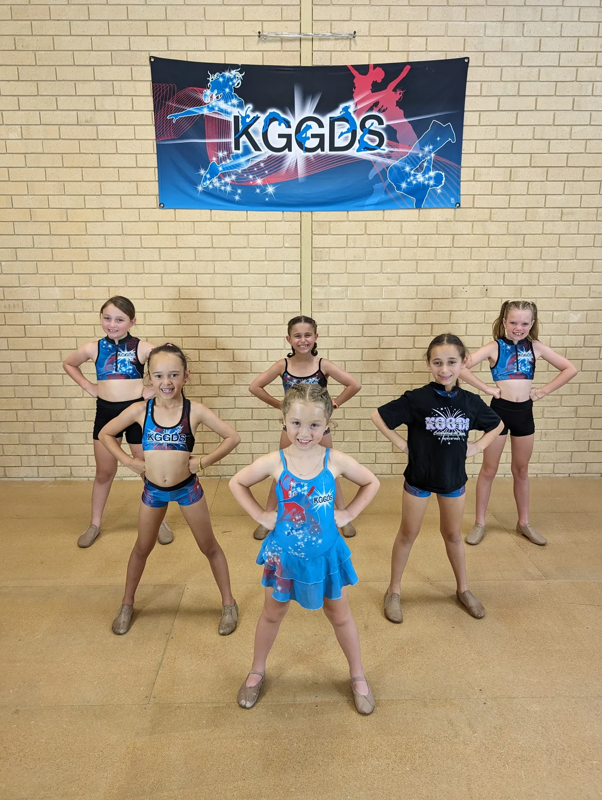 A group of Hip hop students posing.